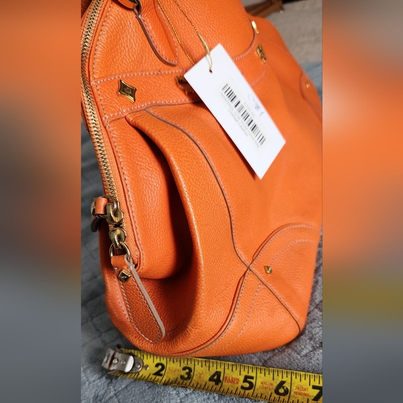 MCM Pre-owned Large Leather Tote - Picture 5 of 12